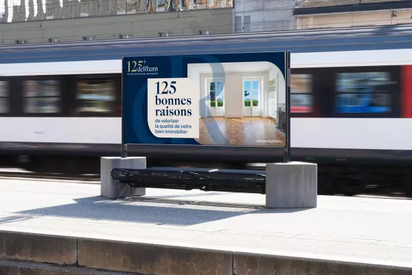 affiche 125ème anniversaire sur quai de gare
