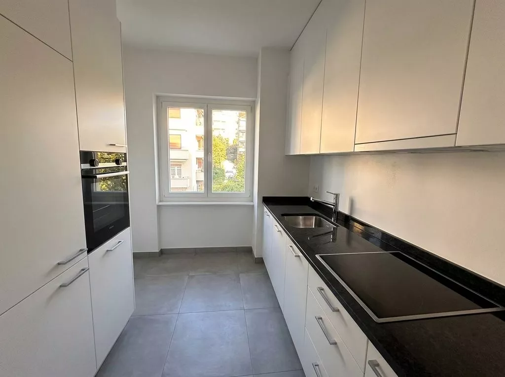 hf_20261014_150552_441132f0-ca68-4c00-b1ab-d0a990a4c3d8.png