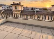 Terrasse_urbaine_au_coucher_du_soleil.png