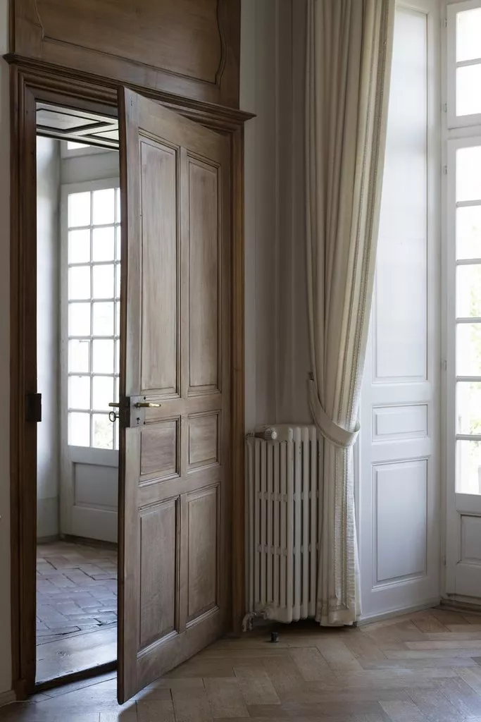 Magnifique porte en bois massif