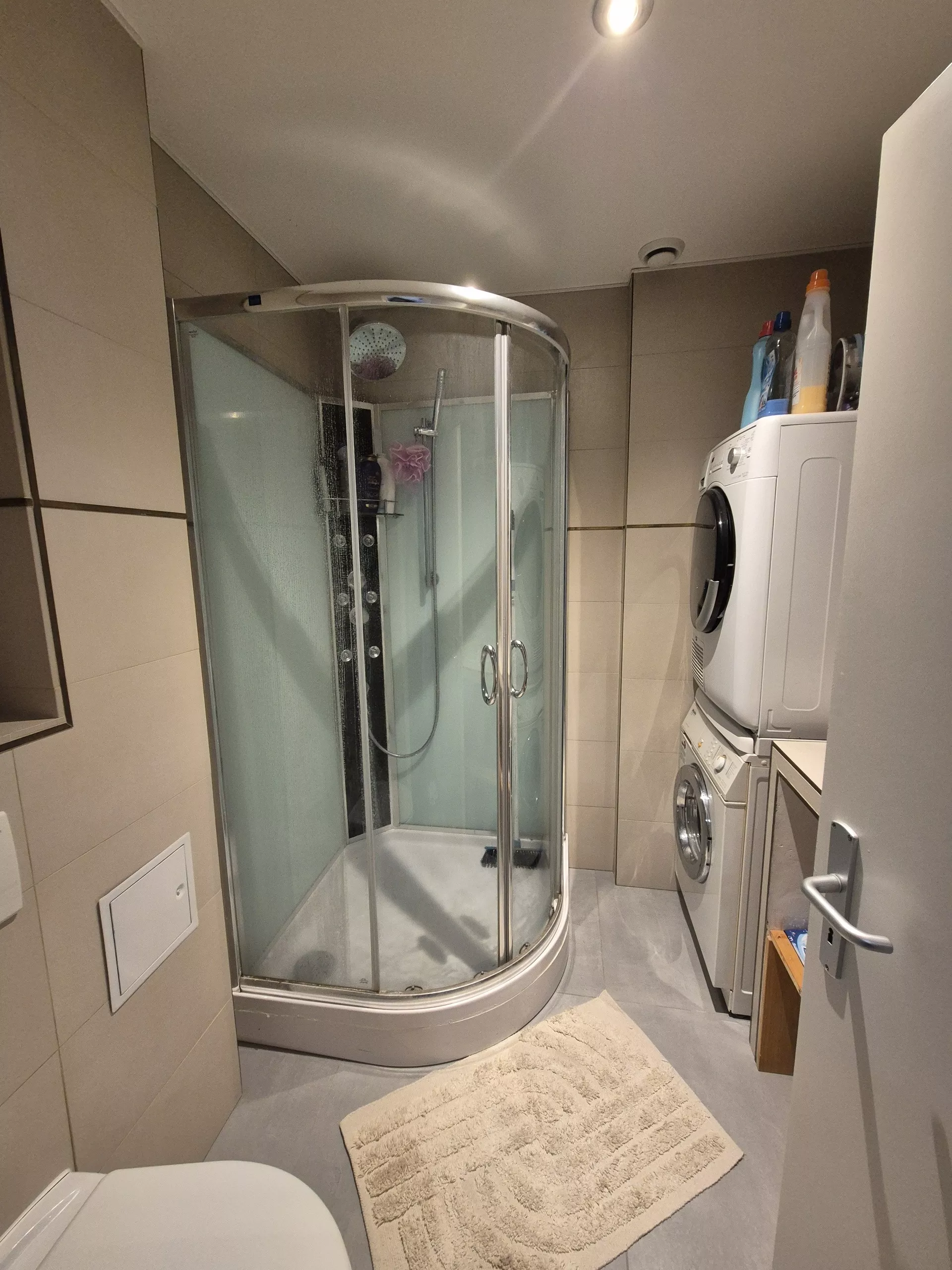 Salle de douche du 2,5 pièces