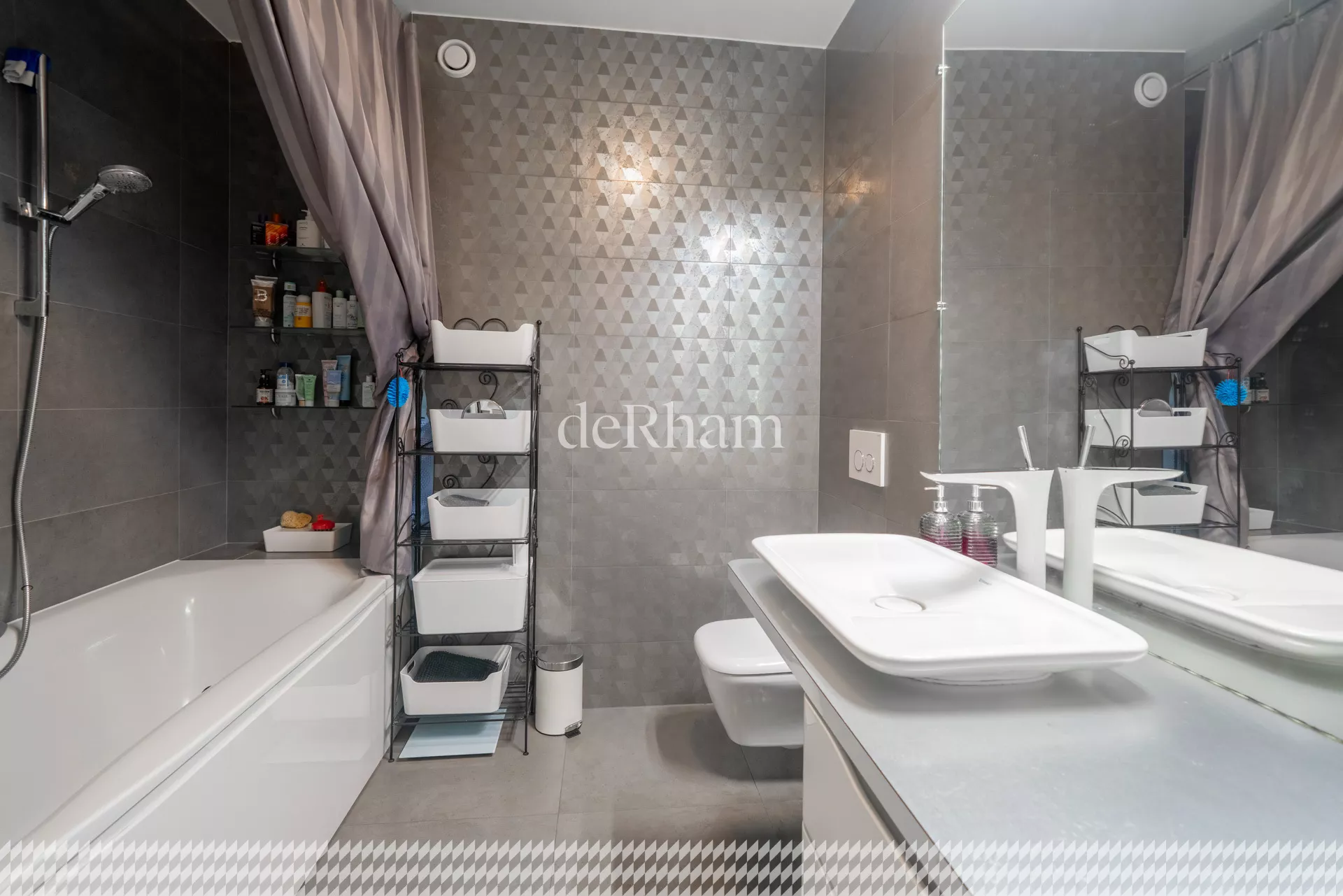 Salle de bains au 1er étage