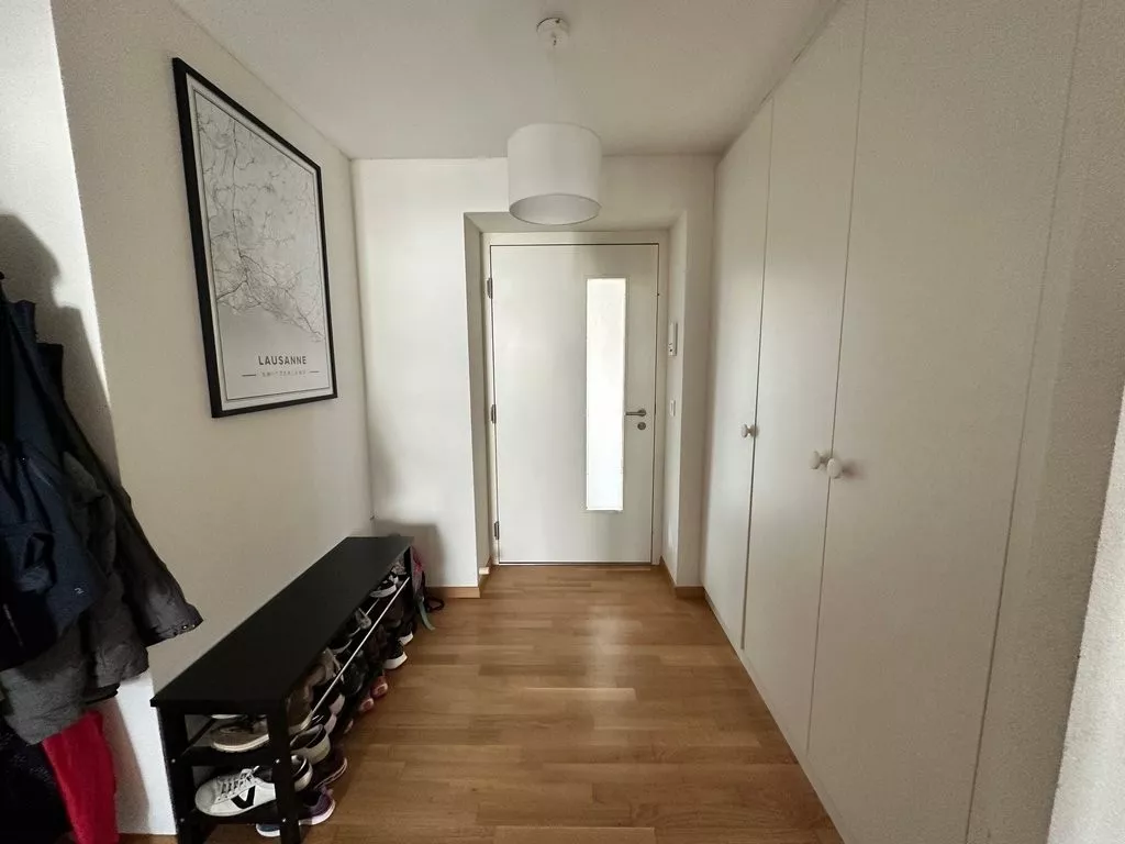 Hall_1.jpg