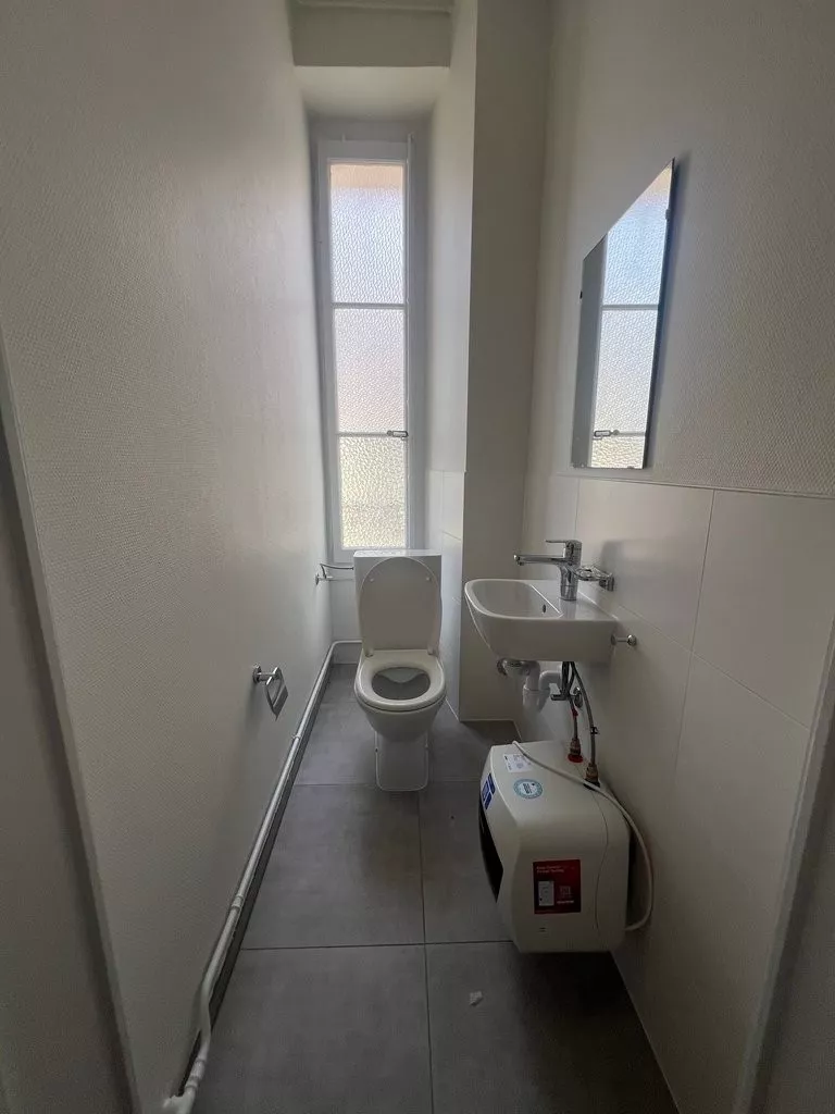 1726.01.000410_-_WC.jpg