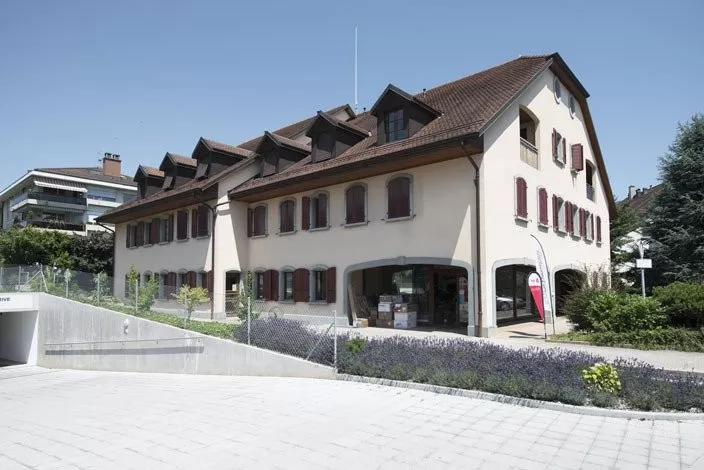 rue_du_centre_72.jpg