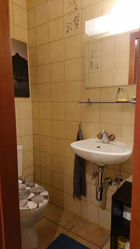 04-WC.jpeg