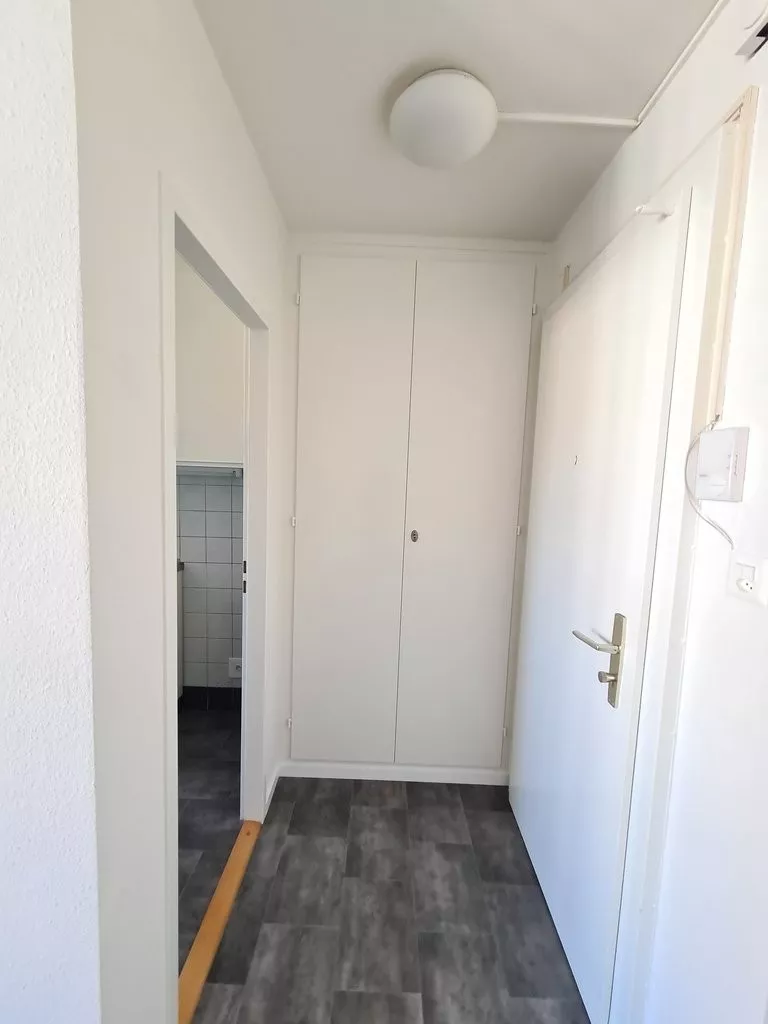hall_2.jpg